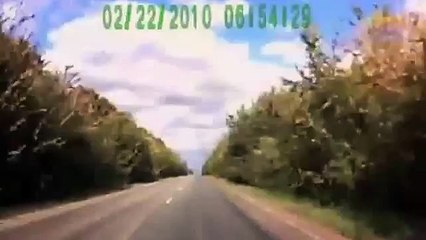 【衝撃映像】　海外自動車事故　衝撃クラッシュシリーズ　決定的瞬間　No ８