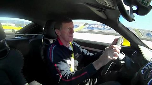 Walter Röhrl al volante del Porsche Cayman GT4