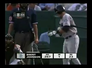 Ragazza raccattapalle effettua un'incredibile presa al volo! spettacolare!