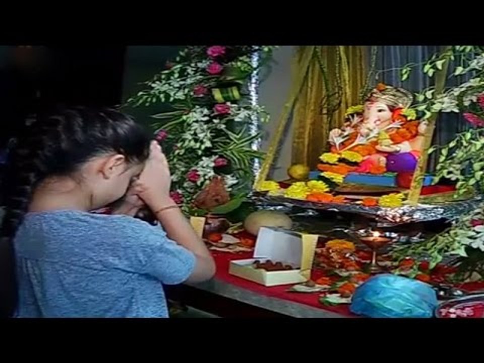 Yeh Hai Mohabbatein's Kids Actress Ruhanika Dhawan Celebrate Ganesh Utsav 2015
