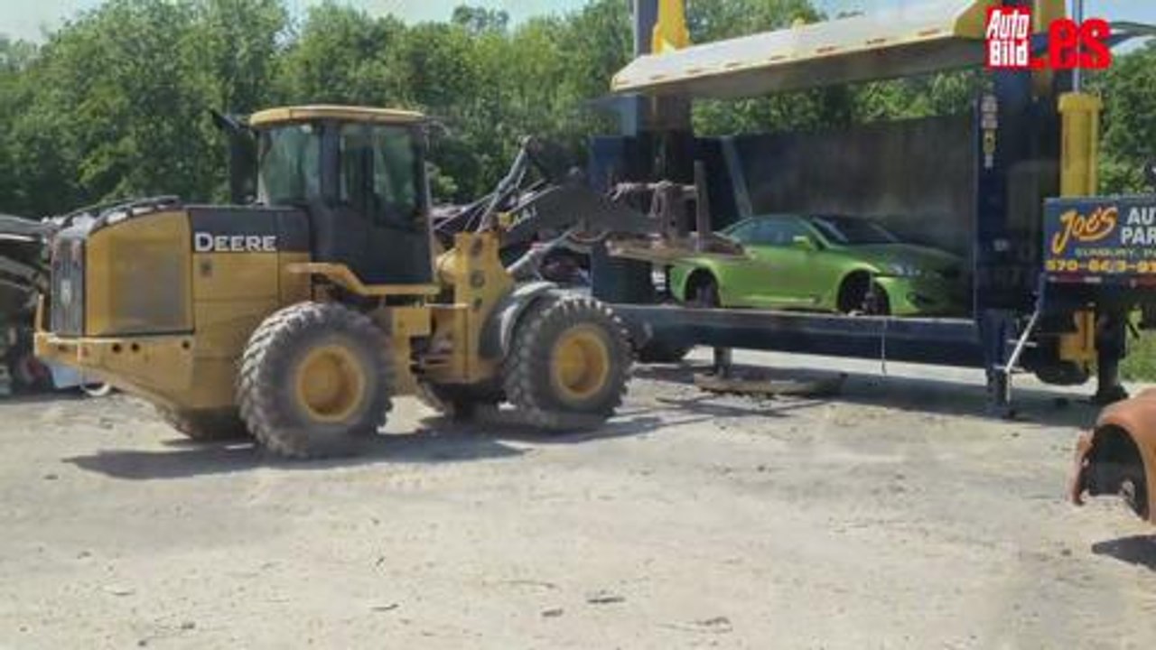 Video:  Destrucción vehículos Lexus SEMA