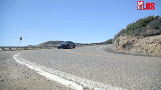 Vídeo: Lexus LFA vs Acura NSX