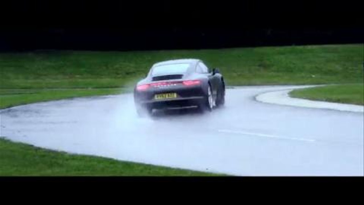 Nuevo Porsche 911 Carrera 4 en circuito