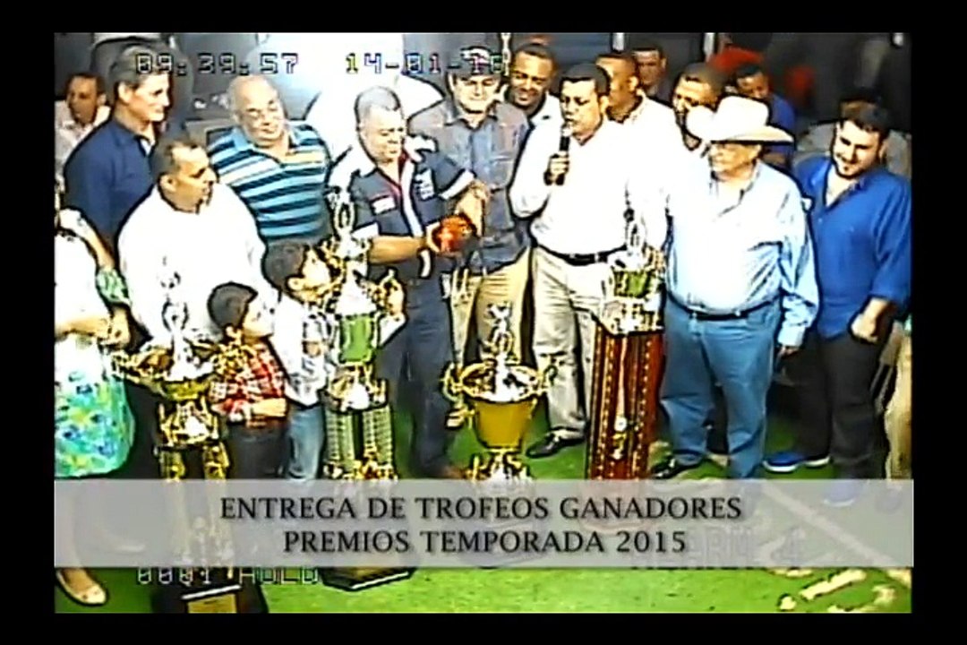 ENTREGA-PREMIOS-y-Entrevista-por-TECNODEPORTES-Traba-C.C.J.-TARABA-CAMPEONA-TEMP.2014-2015-COLISEO-S.F.Macoris Por Manuel Perello - TECNODEPORTES.