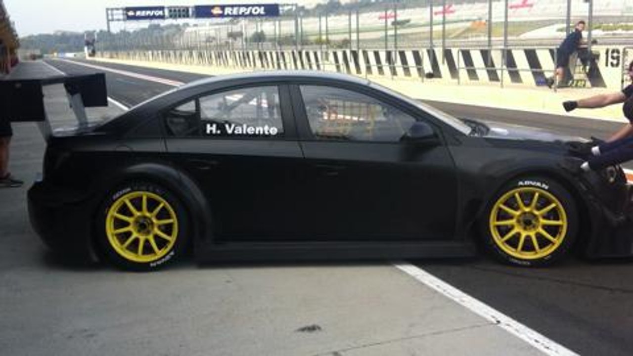 Chevrolet WTCC 2014 tests Valencia