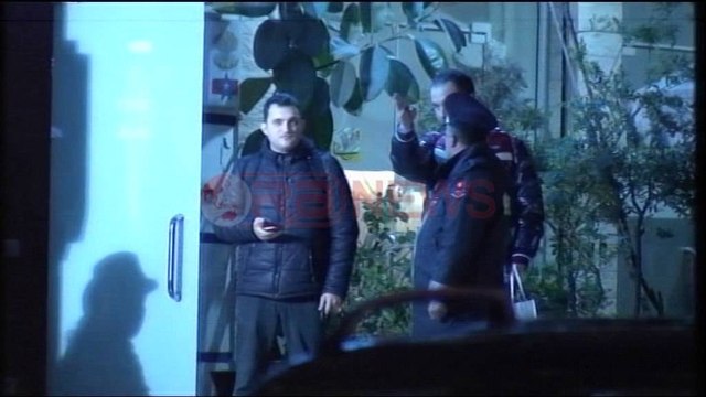 Maskat grabisin xhiron ditore të një kazinoje në afërsi të lulishtes 1 maji - Ora News