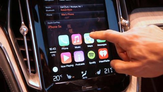 Volvo Concept Estate Apple CarPlay