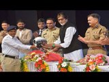 Amitabh Bachchan Distribute Helmet To Mumbai Traffic Policemen