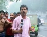 Funny Pakistani Tv Reporting in Rain Lahore