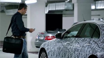 Video herunterladen: Nuevo Mercedes Clase E Parking Pilot