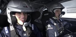 Miss Francia de copiloto en un Peugeot Sport de Rallycross