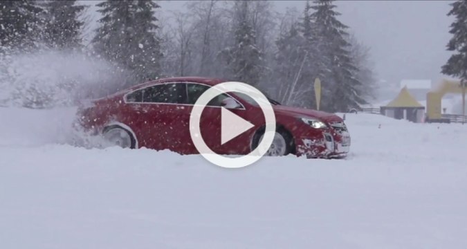 Opel Insignia OPC en nieve