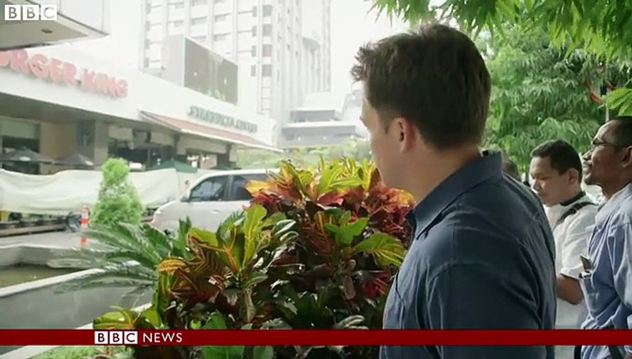 Police hunt for terror cells after Jakarta bomb attacks