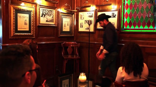 Videoclip del single Búscame en tu corazón de Carlos Hernández con la colaboración de Nuria Fergó