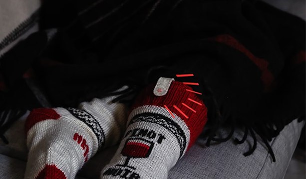 Los calcetines que detectan si te duermes viendo la TV