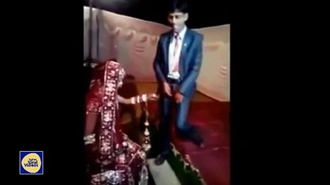 Epic Bride Groom-He Forgets Zip up on His Wedding Day