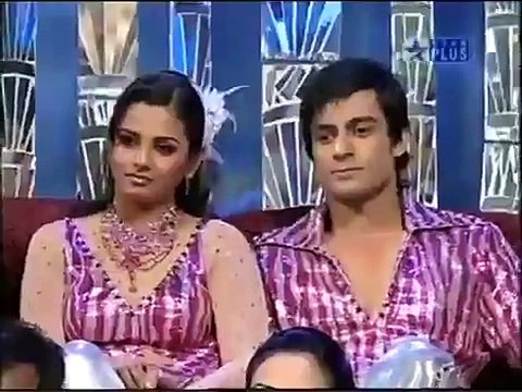 Karisma Kapoor at Nach Baliye 4 Dance Performance on Kareena Song Tu Saala Kam se gia