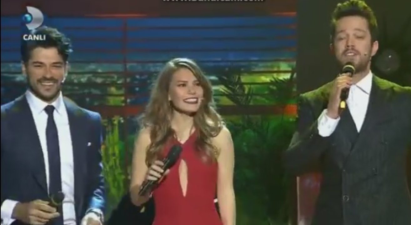 Murat Boz 'Güneye Giderken' Beyaz Show (Canlı Performans)