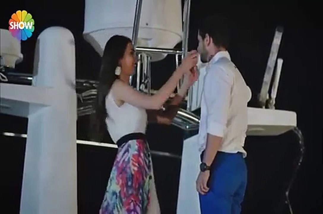 Yiğit & Nur بوسة قبل النوم _ نجوي كرم