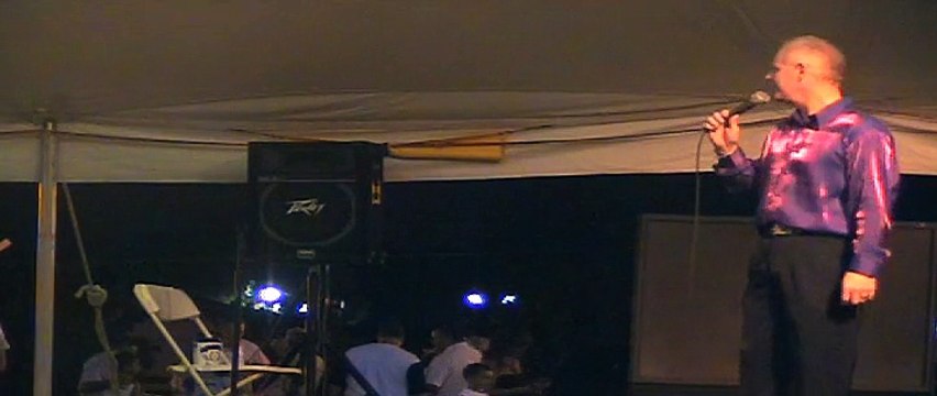 Chris Drummond sings 'Three Corn Patches' Elvis week 2006