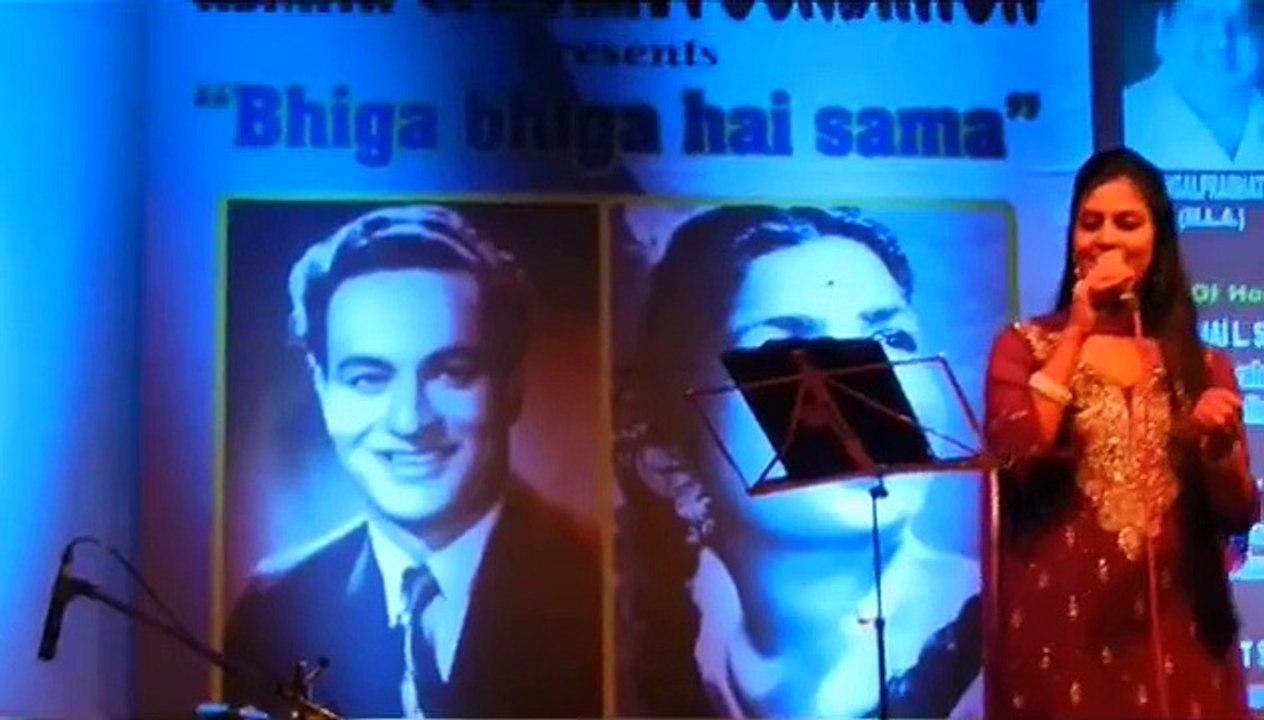 Ruk Jaa Raat Teher Jaa Re Chanda By Sarrika Singh ((Live))