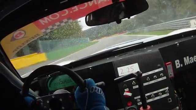 Huracan Lamborghini onboard footage at suilverstone Race track 2016 HD