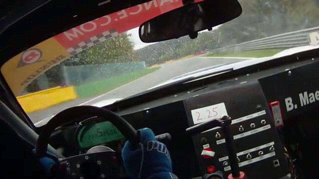 Huracan Lamborghini  onboard footage at suilverstone Race track 2016 HD