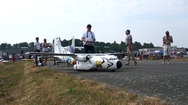 TRANSALL C 160 GIGANTIC SCALE RC AIRLINER MODEL FLIGHT WINDY DAY / RC Airshow Gatow 2015