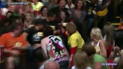 пикантные приколы девушек|прикол с пылесосом и девушкой - [Приколы с девушками 2015]