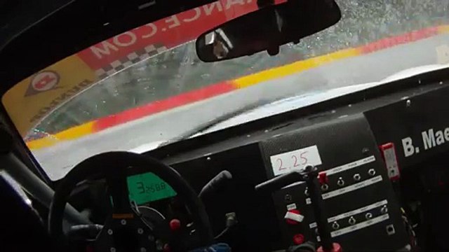 Superlegerra battling Ferrari at Bathurst raceay Australia raw footage