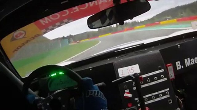 Viper SRT10 GT2 sliding Bathurst raceay Australia 2016 HD