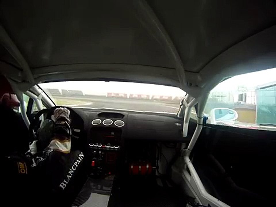 Viper SRT10 GT2 sliding suilverstone Race track Go Pro Hero