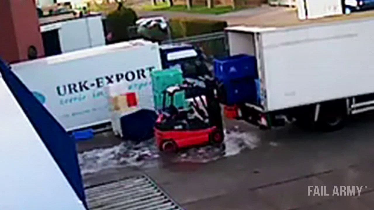 35 Hilarious Videos of People Being Awesome  By Toba.tv