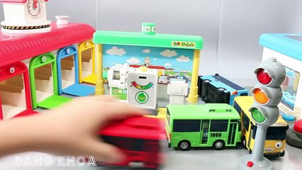 Ô tô đồ chơi cho bé chơi trò chơi xe ôtô bus đi đổ xăng và rửa xe