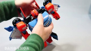 Robot biến hình thành ô tô đồ chơi rất nhanh gọn