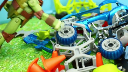 Ninja Turtles Shellraiser Breaks Down and Donatello with Michelangelo Build Modarri Cars