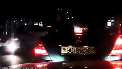 【衝撃映像】　海外自動車事故　衝撃クラッシュシリーズ　決定的瞬間　No 105