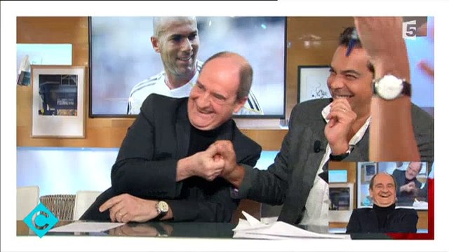 Anne-Elisabeth Lemoine confie que son fils l'a confondu avec... Marine Le Pen ! Regardez