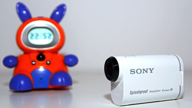Sony HDR AS200V Action Cam Unboxing and testing USB battery