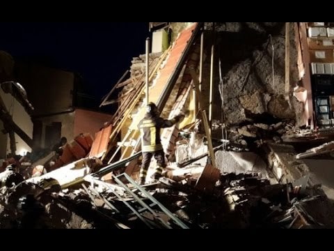 Arnasco (SV) - Crolla palazzina per fuga di gas: 5 morti (16.01.16)