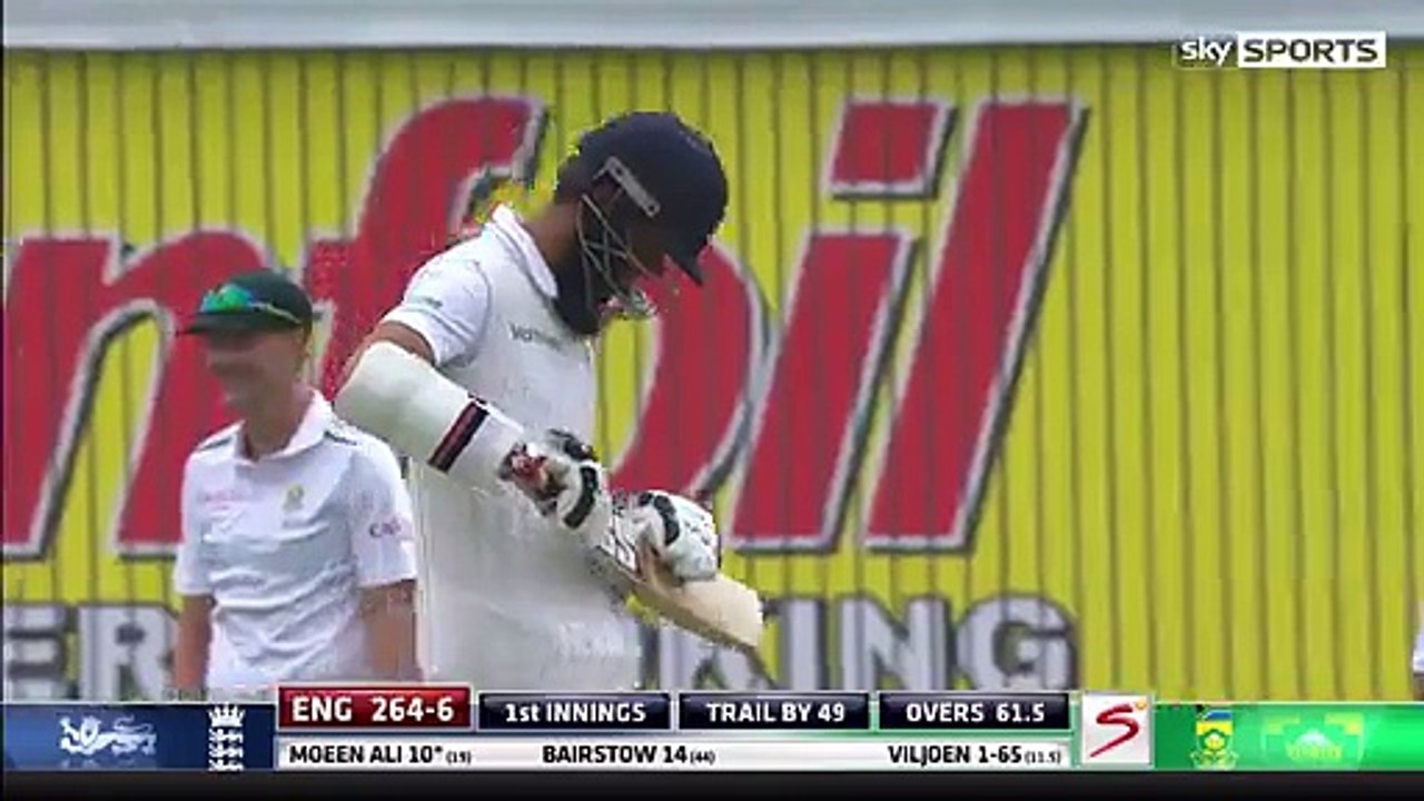 Moeen Ali breaks his bat vs South Africa