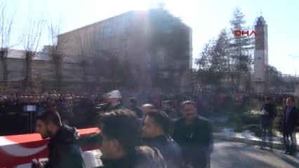 Siirt'te Şehit Olan Başpolis Memuru PKK Aleyhinde Sloganlar Atılarak Memleketine Uğurlandı-3 Son