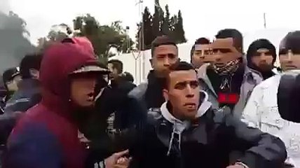 القصرين : حالة احتقان اثر دفن شاب انتحر اثر حذف اسمه من قائمة سيقع تشغيلها وتعويضه باسم اخر