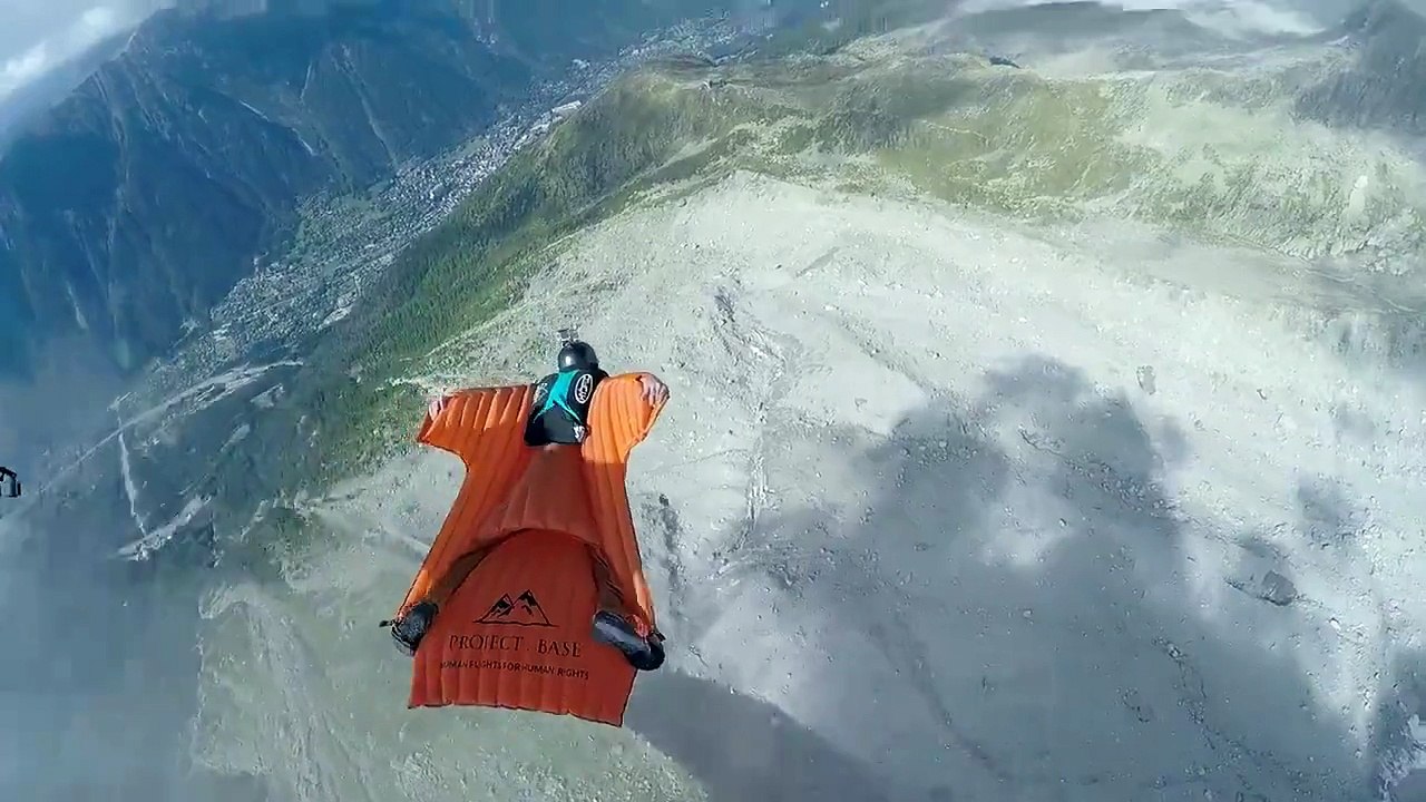 Le vol en Vol en wingsuit le plus fou !