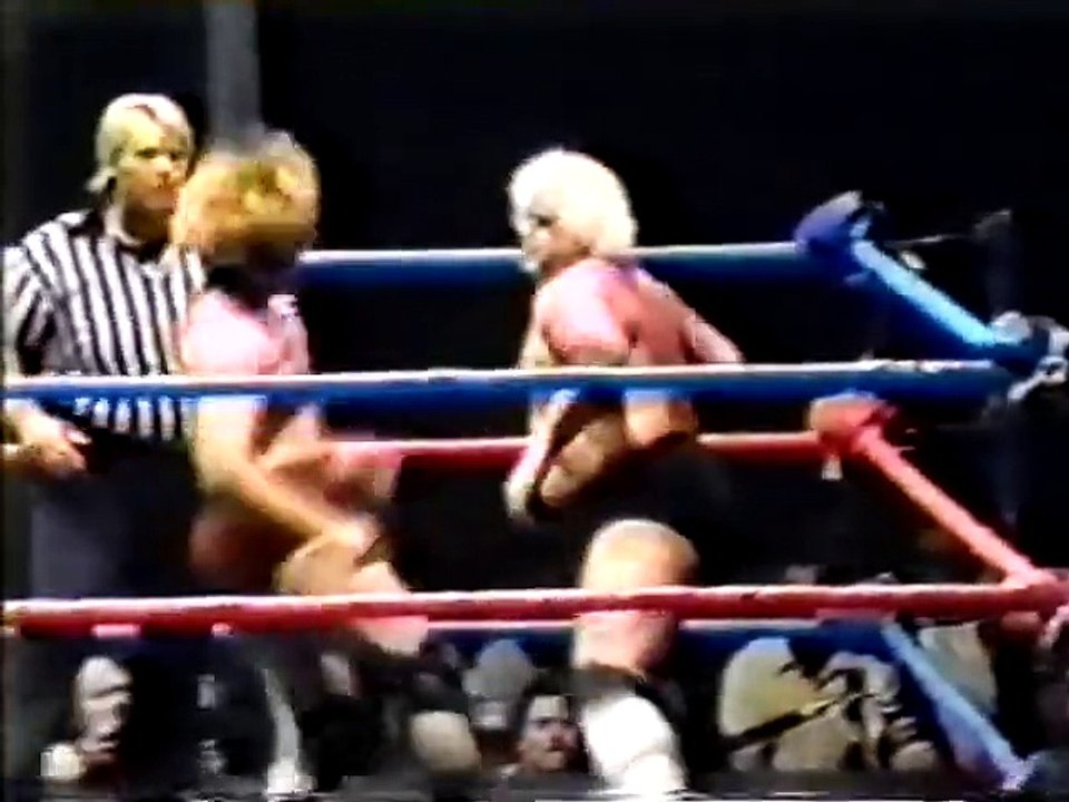 Larry Zbyszko vs Dusty Rhodes