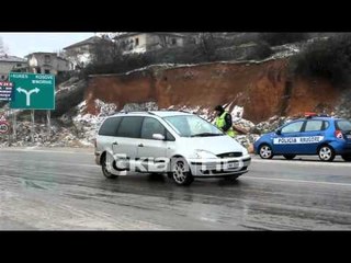 VENDI PËRSHIHET NGA MOTI I KEQ