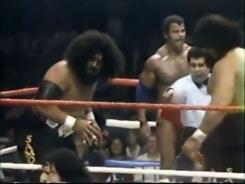 Rocky Johnson & Tony Atlas vs Wild Samoans Championship Wrestling Nov 26th, 1983