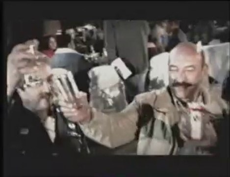 A mi me gustan los corridos, porque son los hechos reales de nuestro pueblo Si, a mi también me gustan, porque en ellos se canta la pura ver