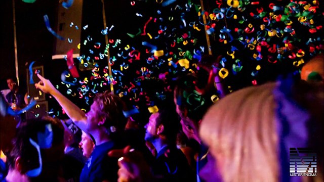 Alien Bear And Its Cub Seen On Mars? (Mars Mysteries)