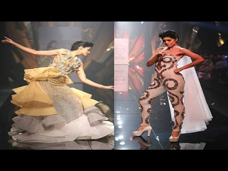 Modals Walk & Dance On Ramp